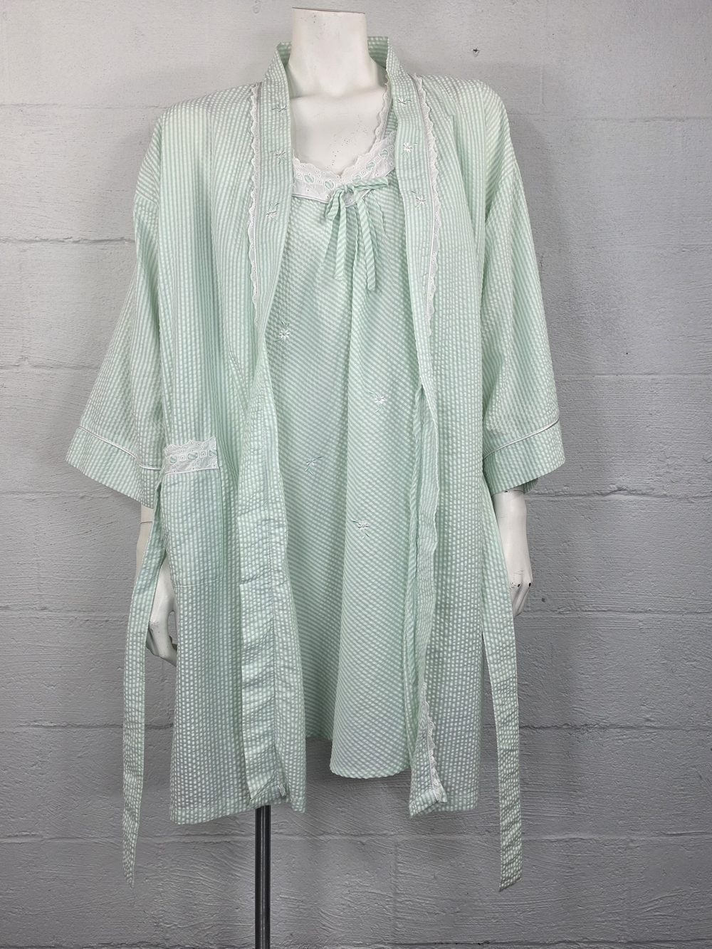 Miss Elaine Mint Green Seersucker Robe and Nightgown Set